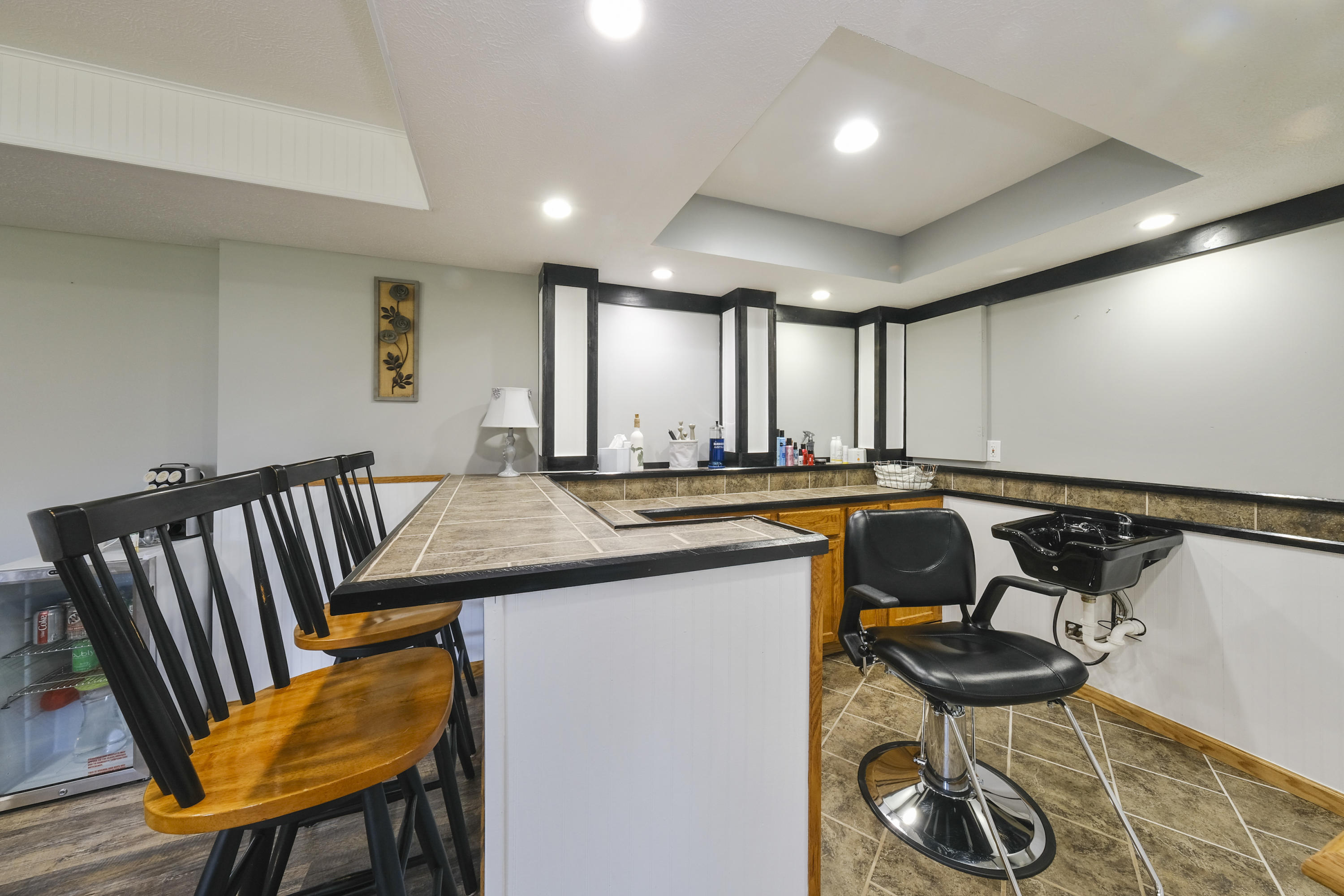 3164 Viewpoint Street Jenison, MI 49428 - Photo 35 of 63 Wet Bar/Salon