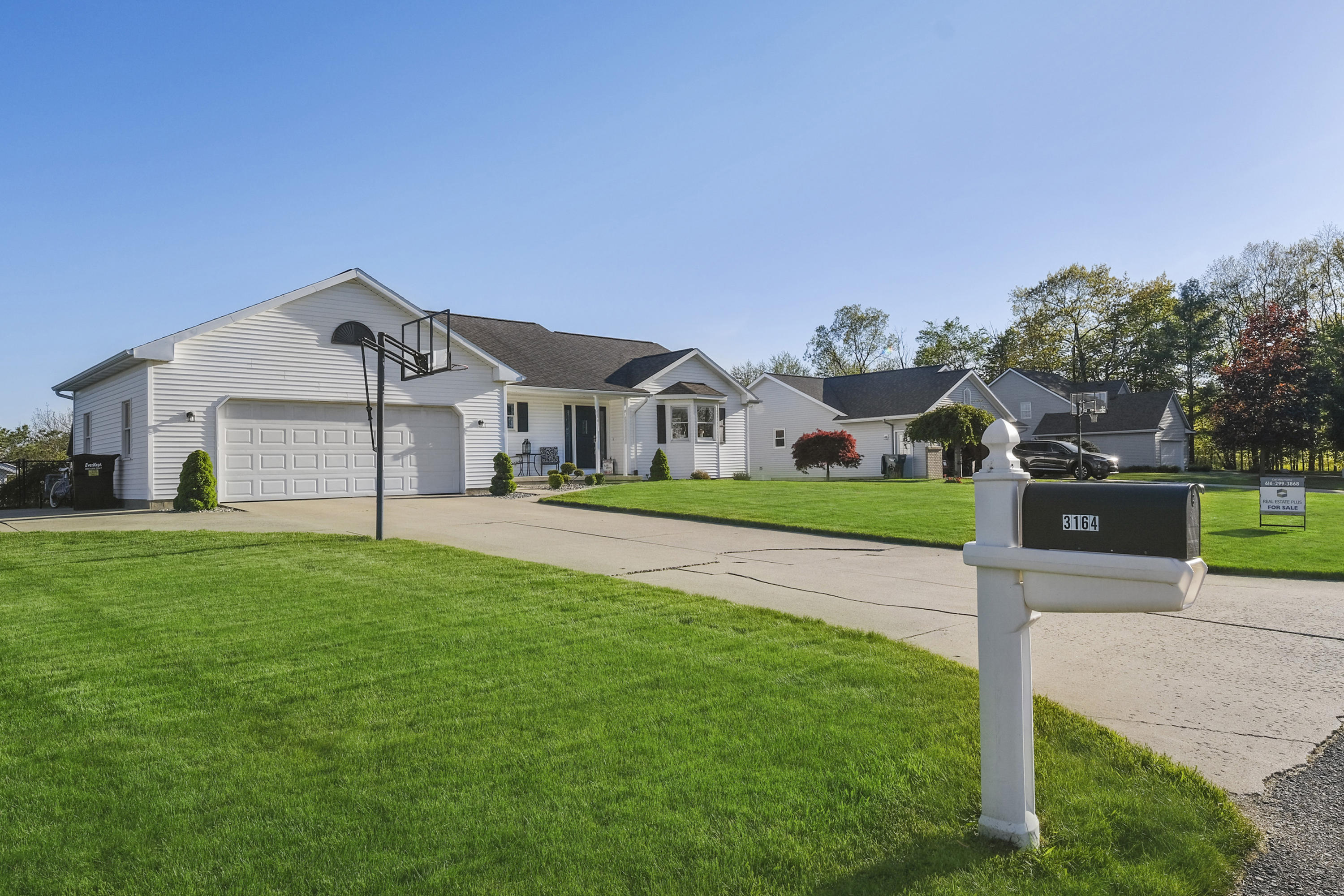 3164 Viewpoint Street Jenison, MI 49428 - Photo 4 of 63 Front View