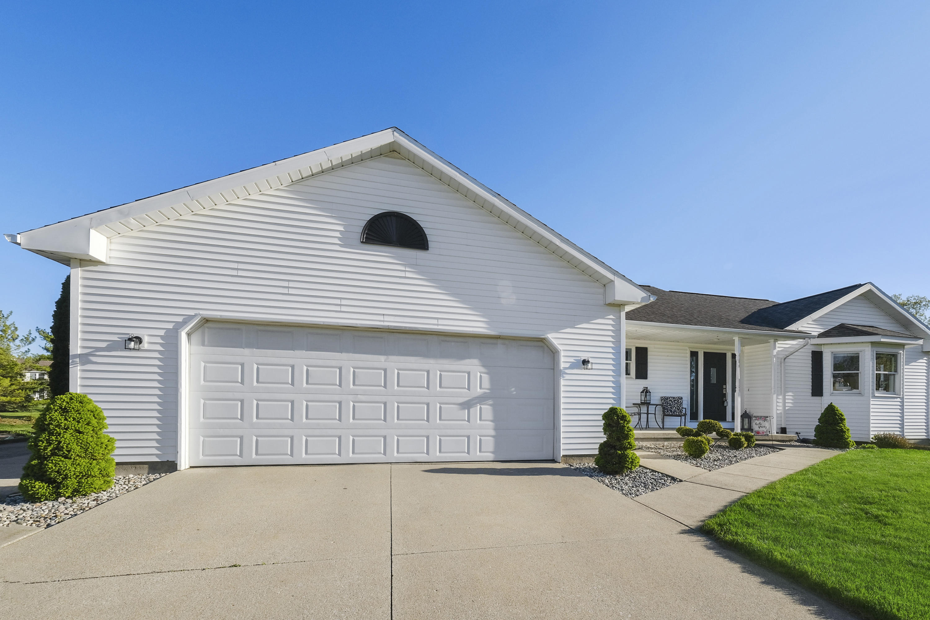 3164 Viewpoint Street Jenison, MI 49428 - Photo 9 of 63 Front View