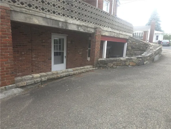 $1,500 | 122 Jane Street, Unit B, North Providence, RI 02904