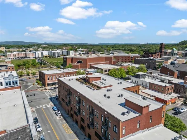 a picture of city view