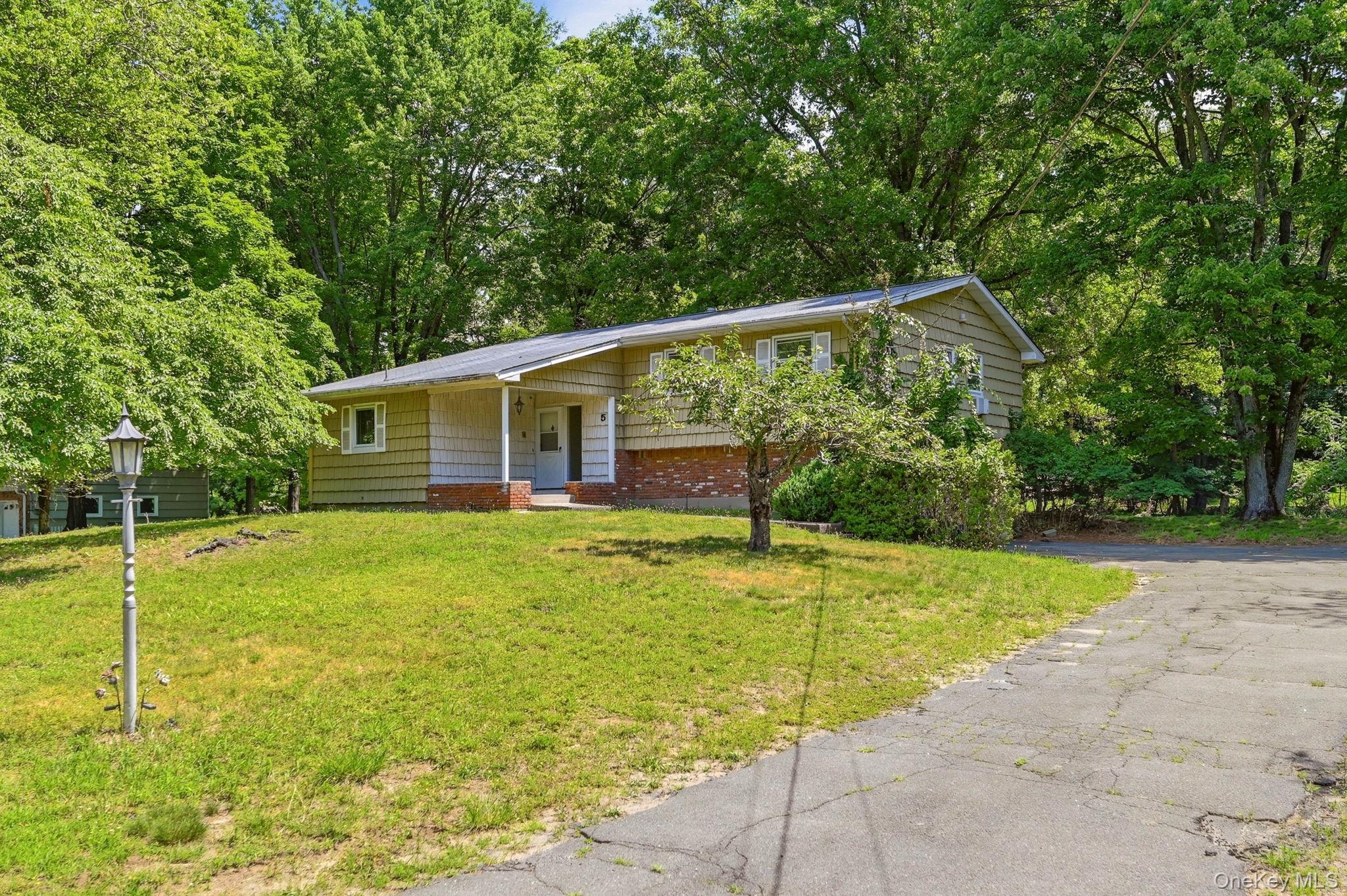 5 Flamingo Lane Spring Valley, NY 10977 - Photo 5 of 48