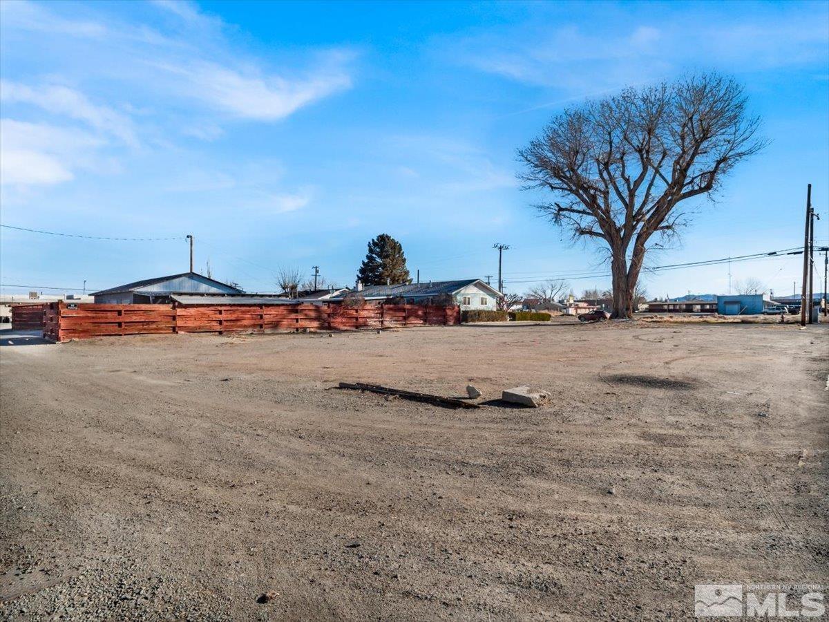 Snyder, Unit 105306 Yerington, NV 89447 - Photo 5 of 8 Photo 6