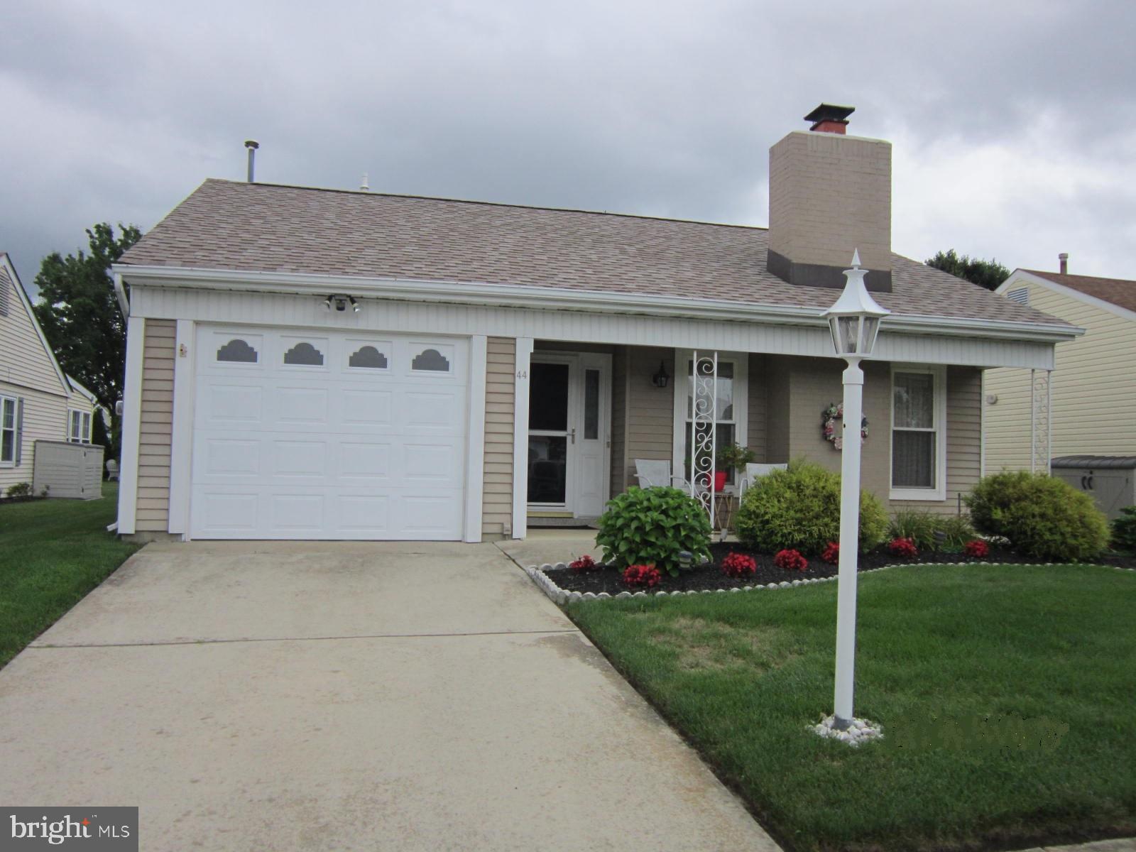 44 Stratford Road Southampton, NJ 08088 - Photo 2 of 34 EXTERIOR FRONT