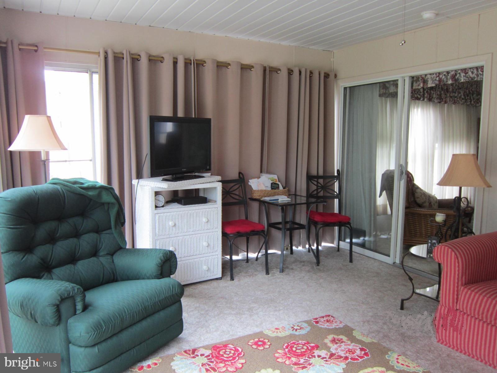 44 Stratford Road Southampton, NJ 08088 - Photo 21 of 34 SUN ROOM