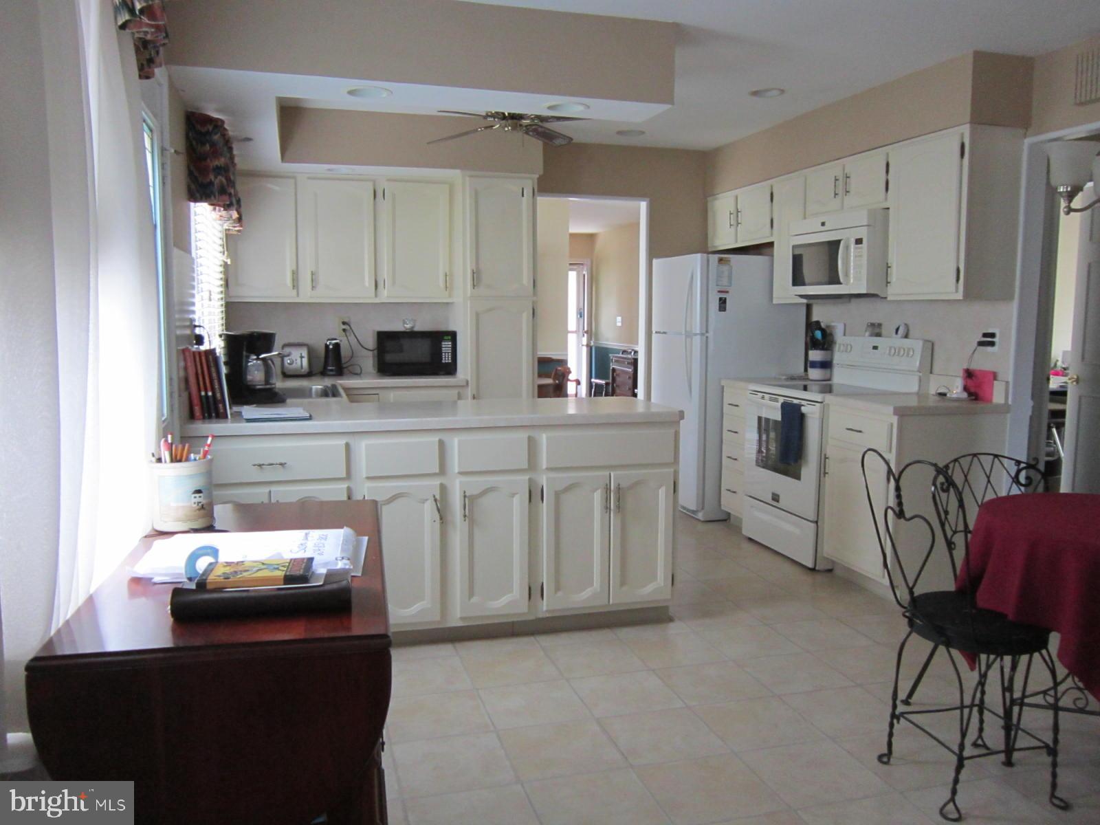44 Stratford Road Southampton, NJ 08088 - Photo 10 of 34 KITCHEN