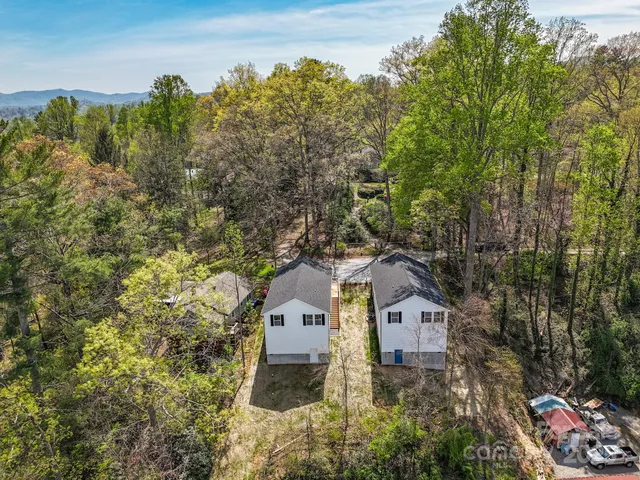 $415,000 | 95 Eastabrook Avenue, Brevard, NC 28712