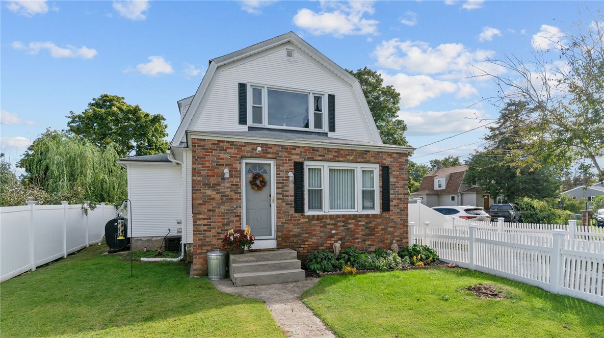 12 Chiswick Road Warwick, RI 02889 - Photo 2 of 47 Gallery Image 2