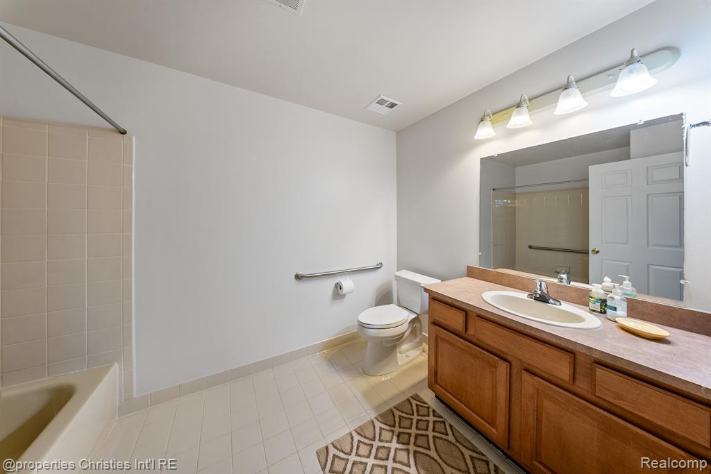 1758 Flagstone Circle, Unit 3 Rochester, MI 48307 - Photo 17 of 21 Gallery Image 17