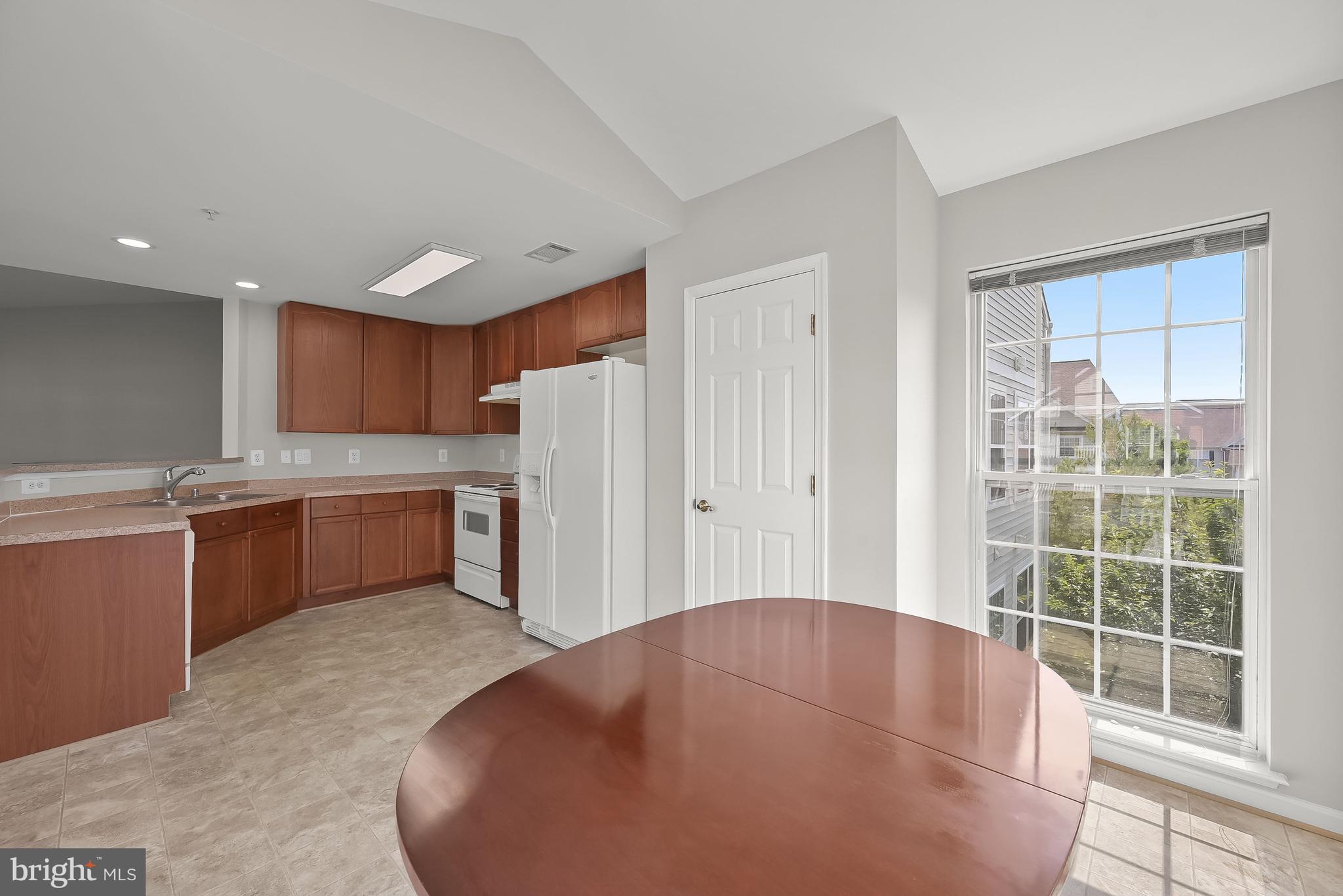 2511 Shelley Circle, Unit 6 3D Frederick, MD 21702 - Photo 18 of 36 Eat In Kitchen