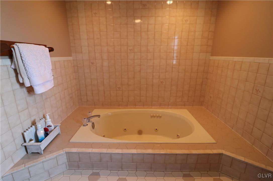 103 James Way Road Bath, PA 18014 - Photo 36 of 50 a bathroom with a bathtub