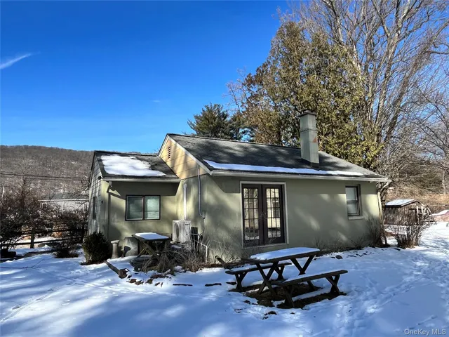 $385,000 | 4 Fairview Drive, Tomkins Cove, NY 10986