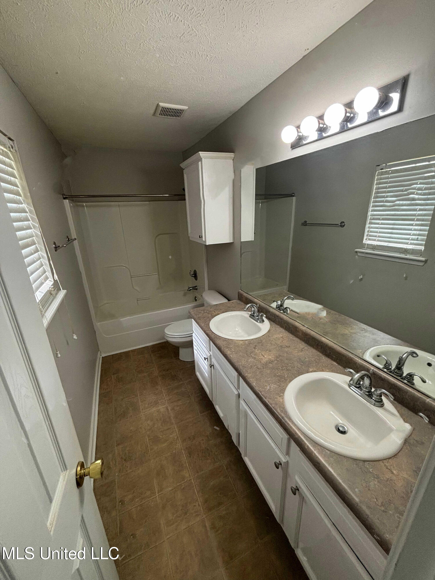 142 Cedar Spring Circle Pearl, MS 39208 - Photo 9 of 12 10