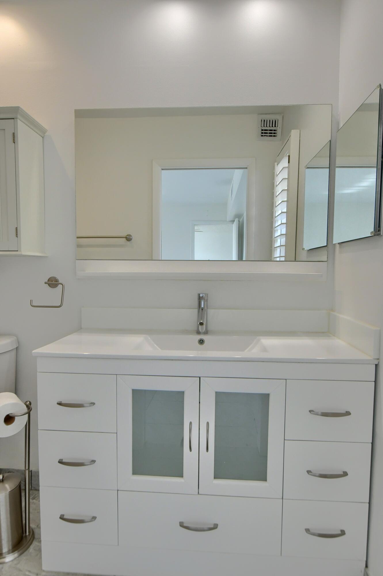 224 Capri East, Unit 224 Delray Beach, FL 33484 - Photo 21 of 68 EBF_1003-HDR(5)