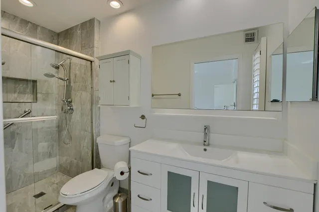 $2,500 | 224 Capri East, Unit 224, Delray Beach, FL 33484