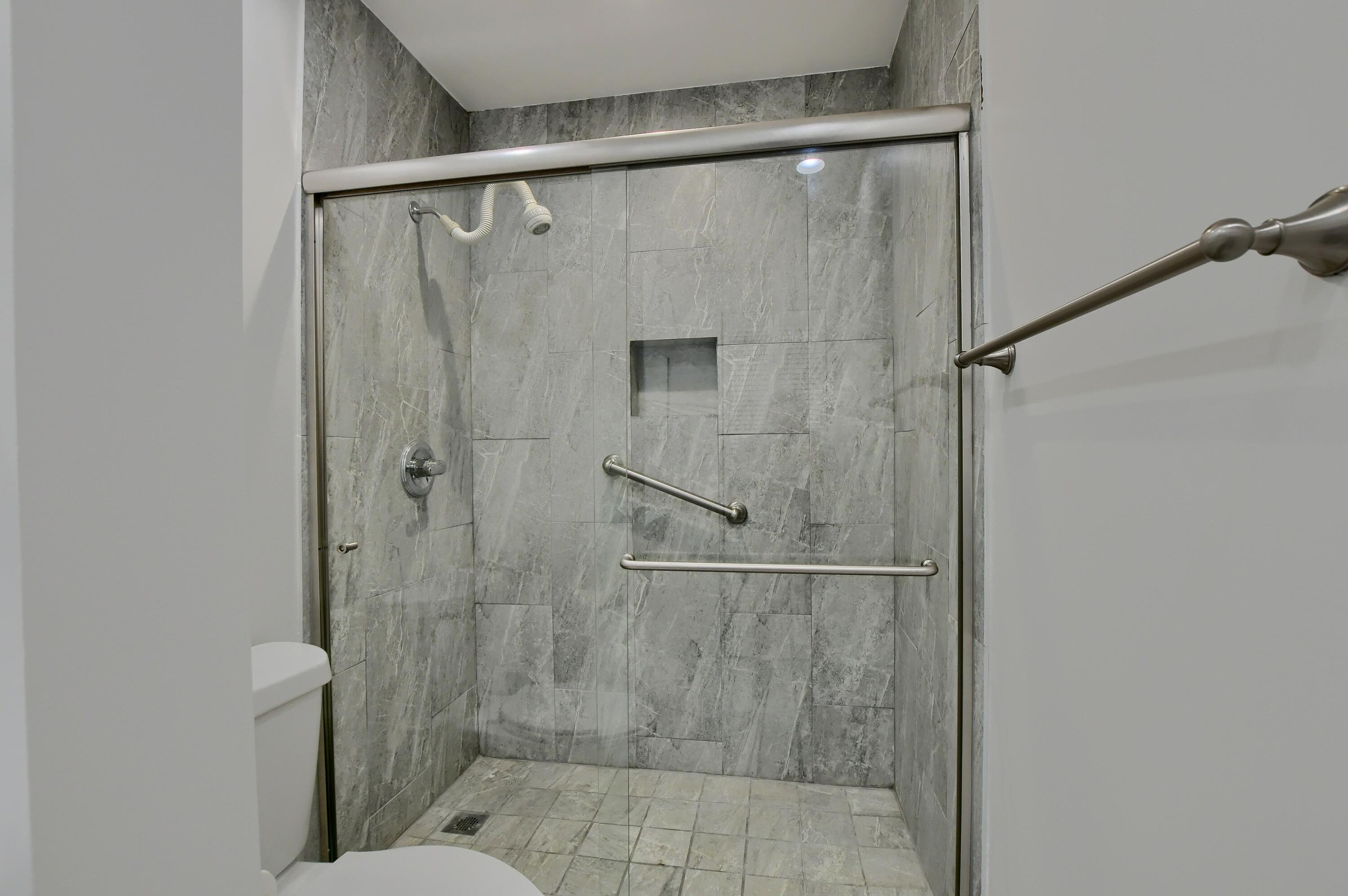 224 Capri East, Unit 224 Delray Beach, FL 33484 - Photo 26 of 68 EBF_1033-HDR(5)