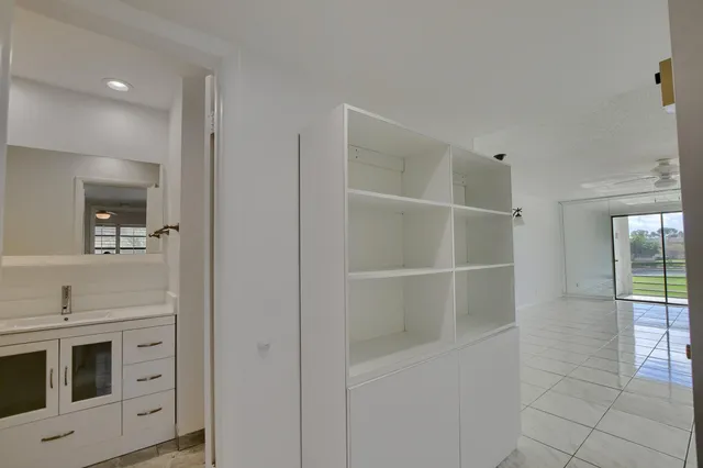 $2,500 | 224 Capri East, Unit 224, Delray Beach, FL 33484