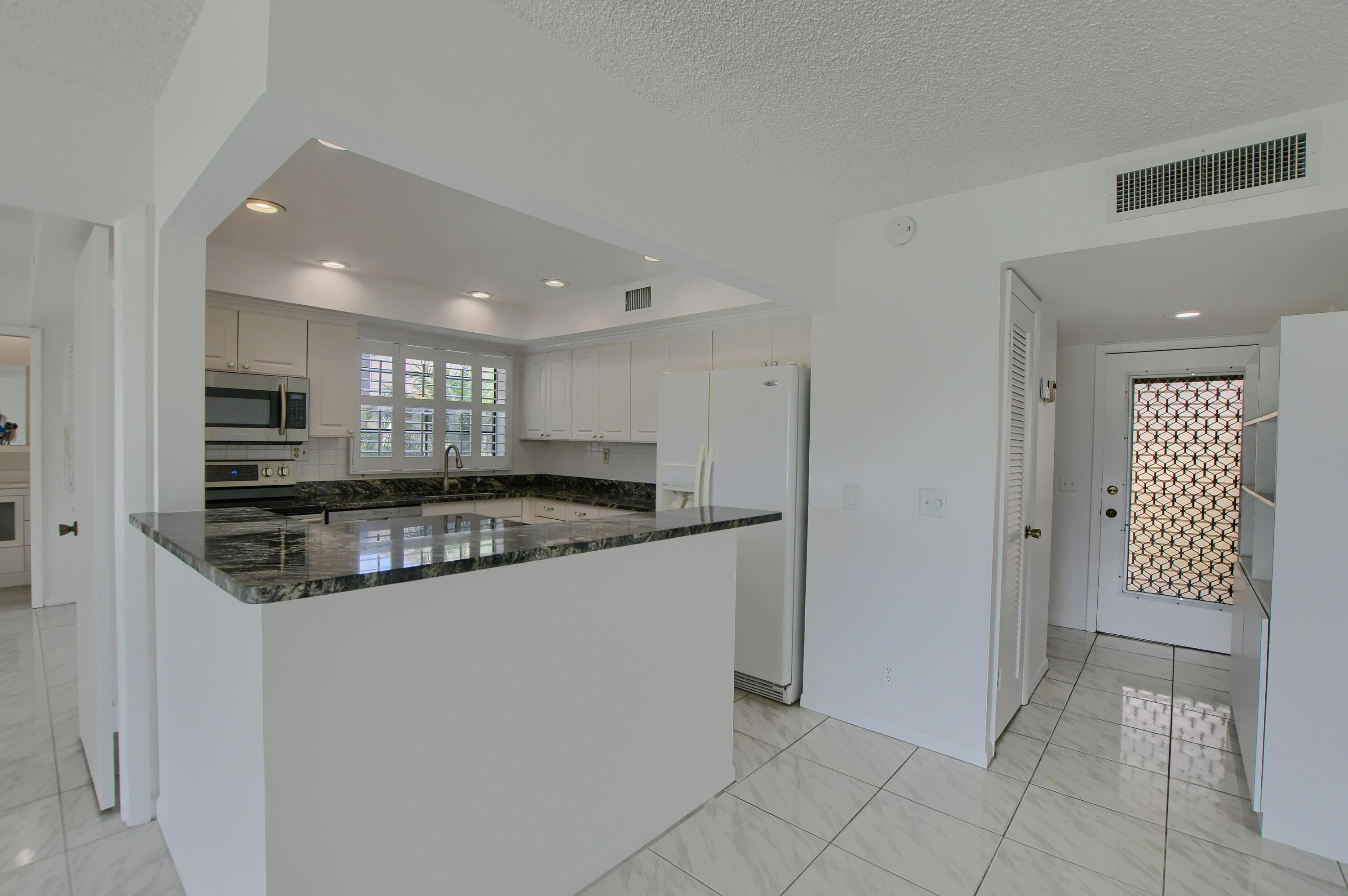 224 Capri East, Unit 224 Delray Beach, FL 33484 - Photo 9 of 68 EBF_0953-HDR(5)