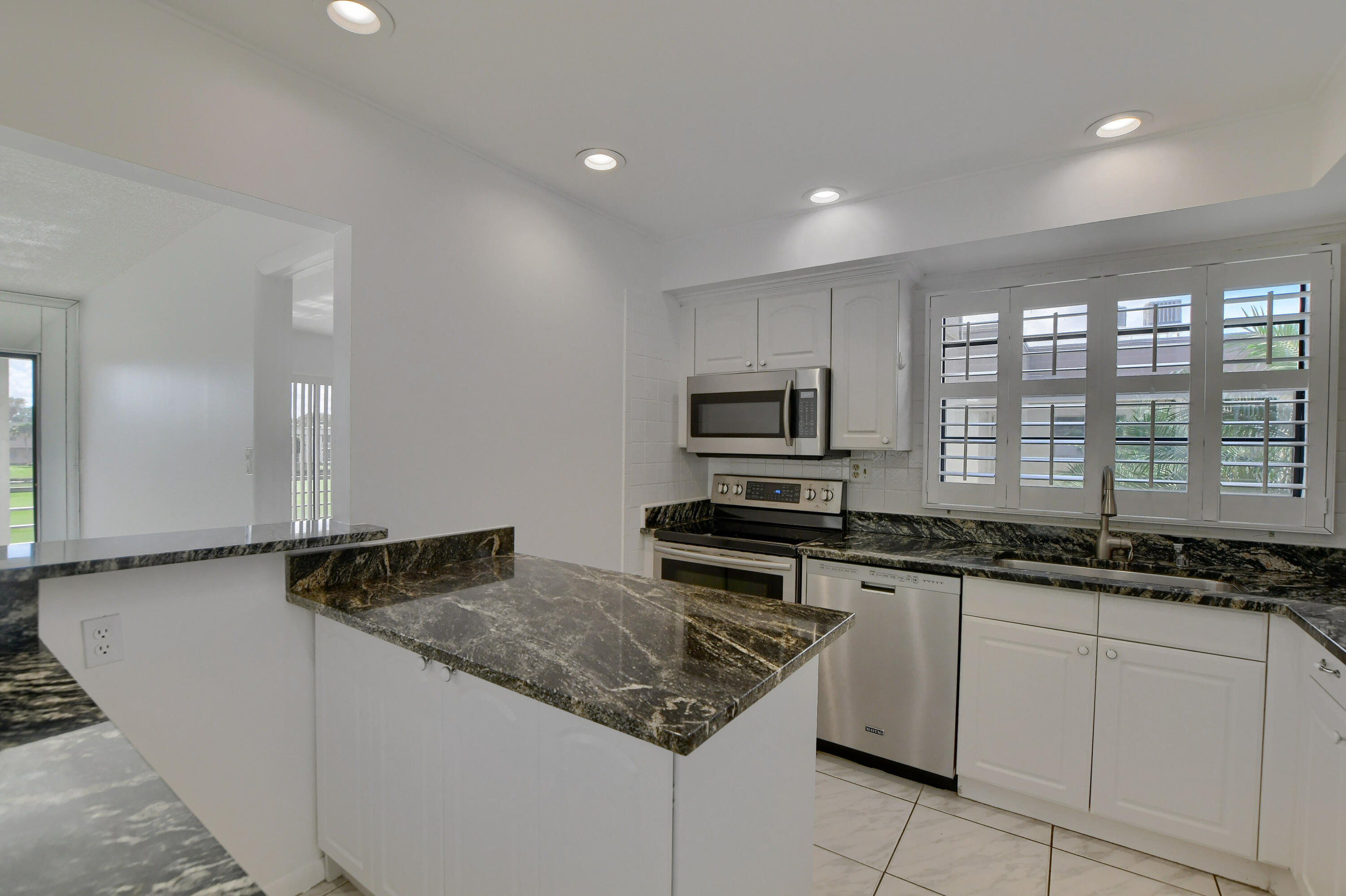 224 Capri East, Unit 224 Delray Beach, FL 33484 - Photo 10 of 68 EBF_0958-HDR(5)