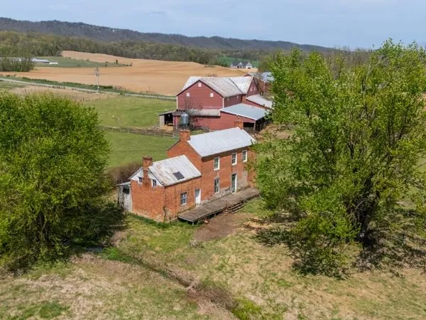 $399,000 | 7149 Joseph Funk Lane, Singers Glen, VA 22850