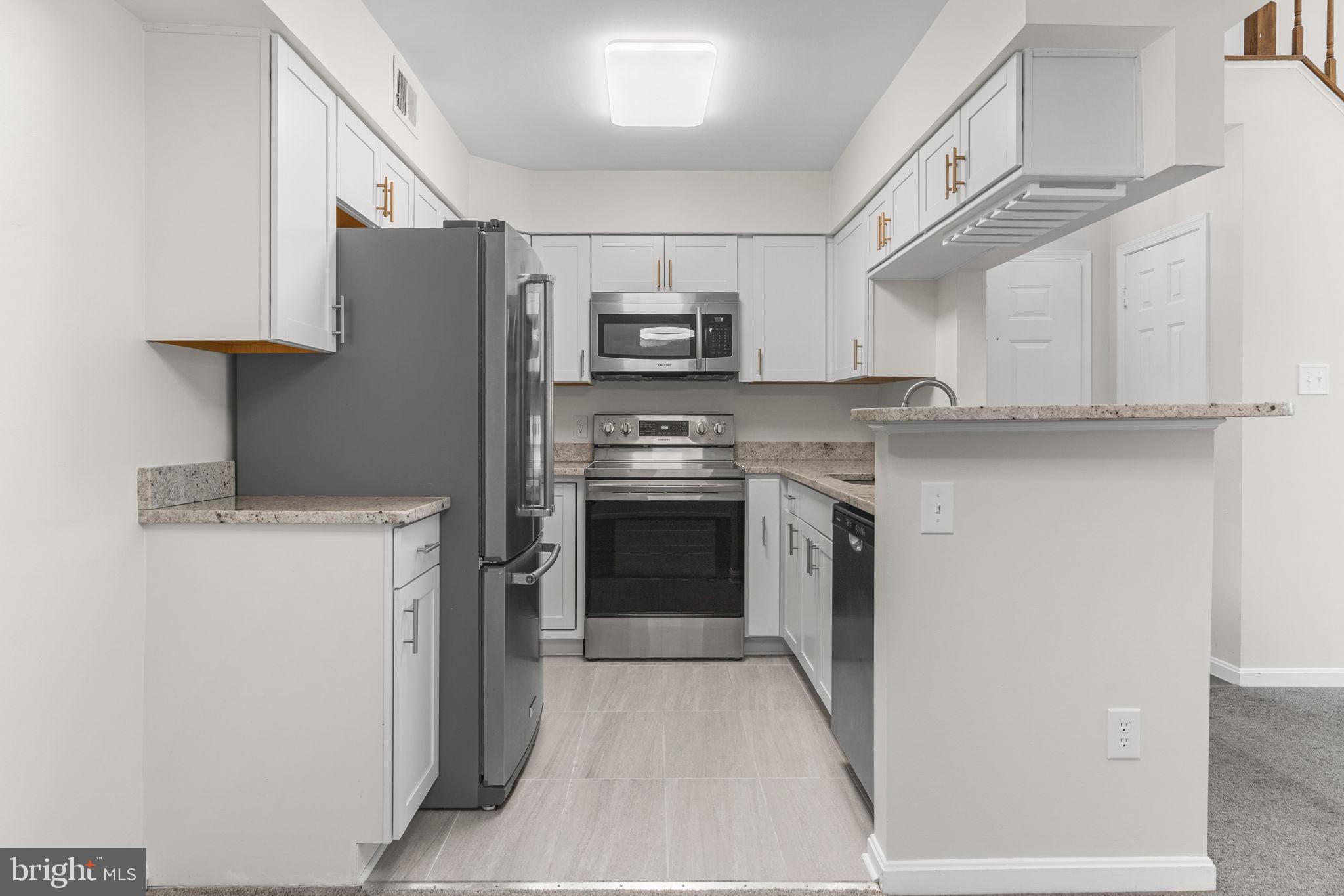 2221 Lovedale Lane, Unit I Reston, VA 20191 - Photo 4 of 39