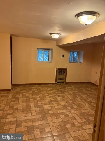 a view of a livingroom with an empty space