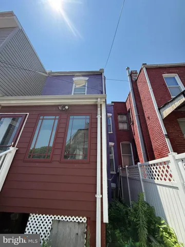 a view of an outdoor space