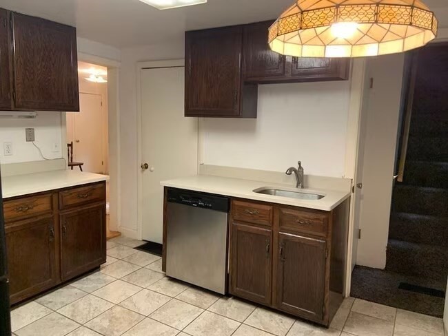 23 James Street, Unit R Woburn, MA 01801 - Photo 5 of 16 Gallery Image 5