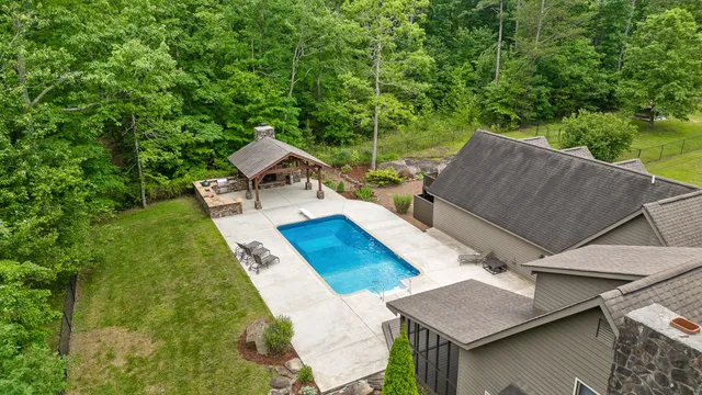 $1,200,000 | 8316 Hixson Springs Road, Signal Mountain, TN 37377