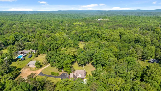$1,200,000 | 8316 Hixson Springs Road, Signal Mountain, TN 37377