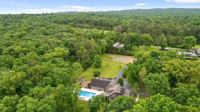 $1,200,000 | 8316 Hixson Springs Road, Signal Mountain, TN 37377