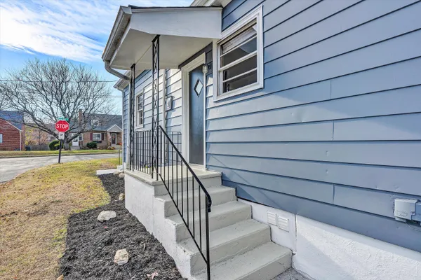 $204,999 | 3203 Roundhill Avenue Northwest, Roanoke, VA 24012