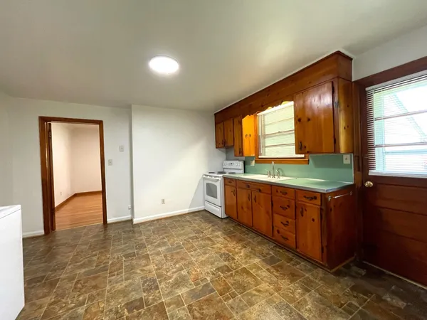$204,999 | 3203 Roundhill Avenue Northwest, Roanoke, VA 24012