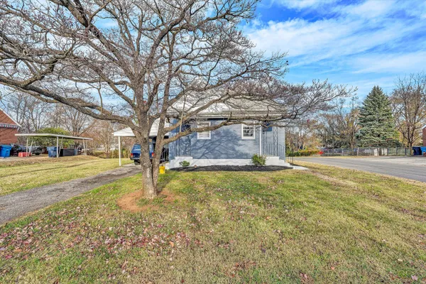 $204,999 | 3203 Roundhill Avenue Northwest, Roanoke, VA 24012