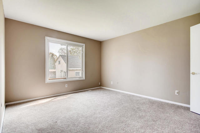 92 Ingleshire Road Montgomery, IL 60538 - Photo 7 of 19