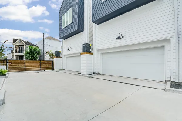$3,100 | 1131 West 17th Street, Unit A, Houston, TX 77008