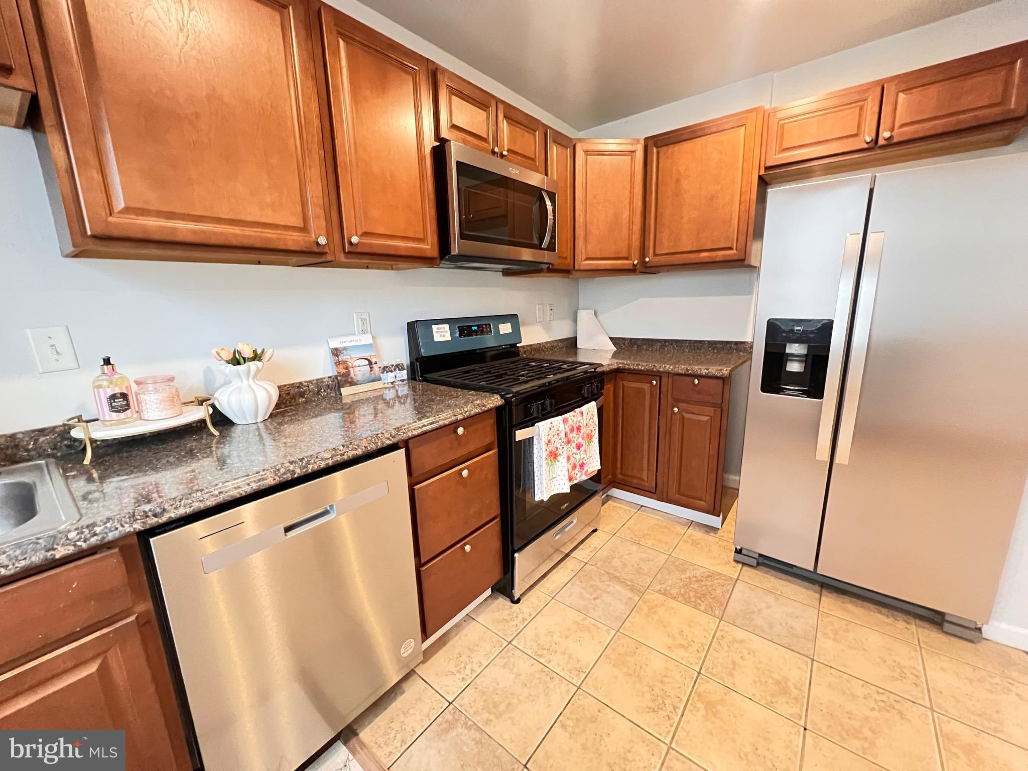 427 Pawnee Street Bethlehem, PA 18015 - Photo 9 of 39