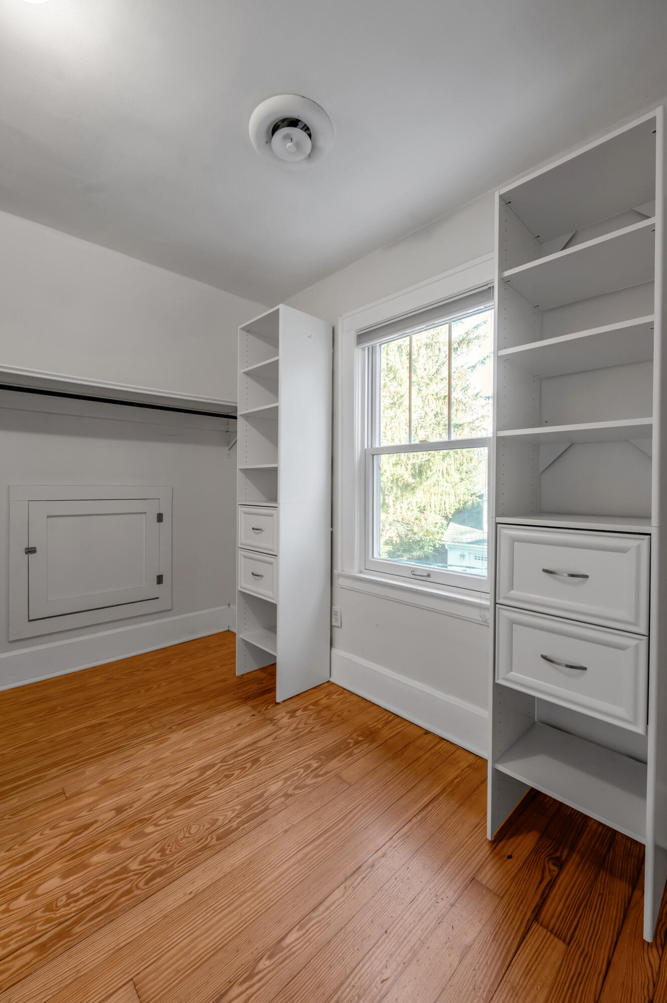 338 Dudley Road Lexington, KY 40502 - Photo 41 of 59 Primary Closet
