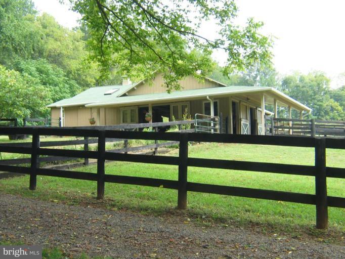 10917 Lees Mill Road Warrenton, VA 20186 - Photo 16 of 17 Stable