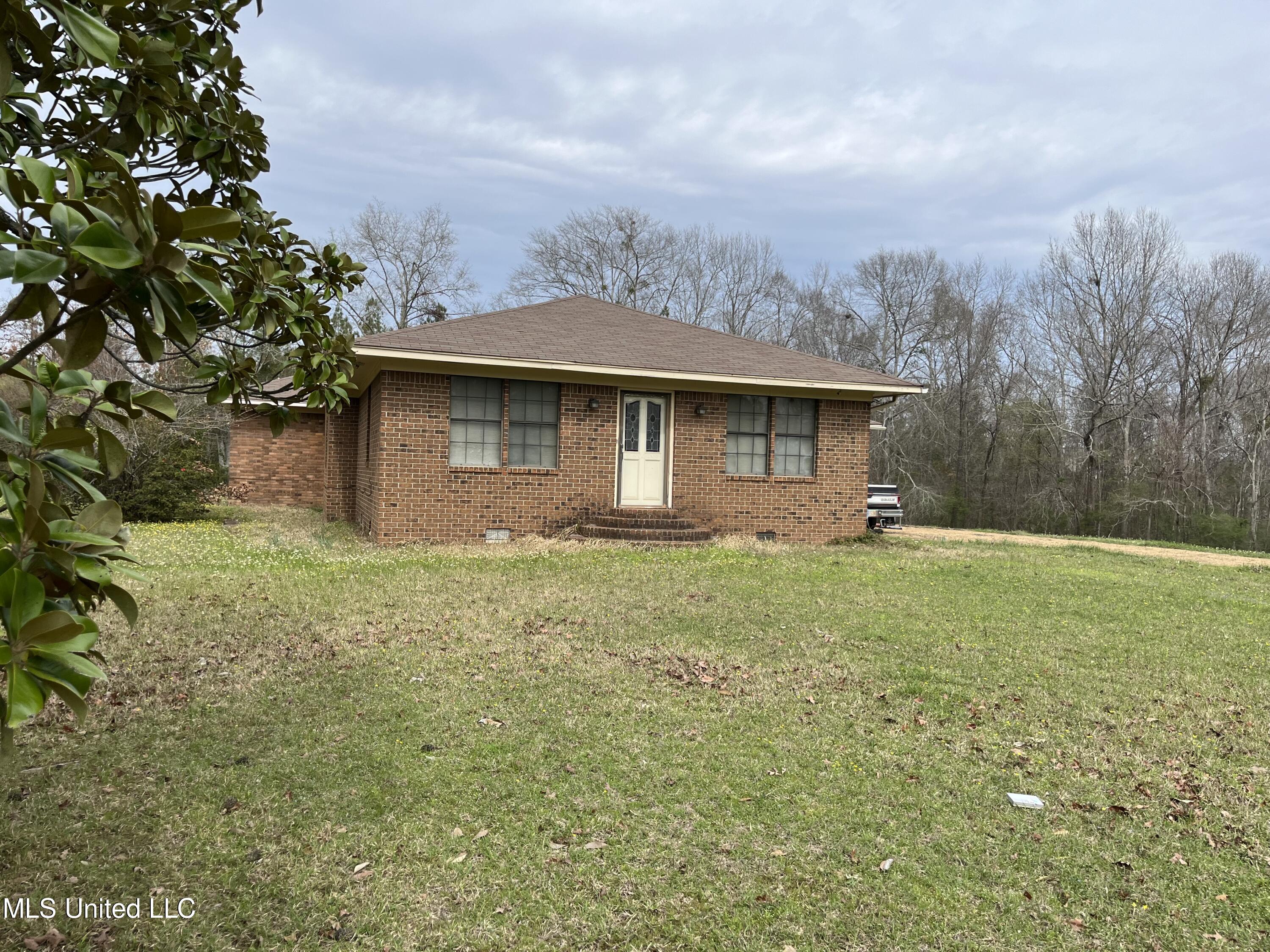 207 Old Whitfield Road Pearl, MS 39208 - Photo 3 of 14 Front 1
