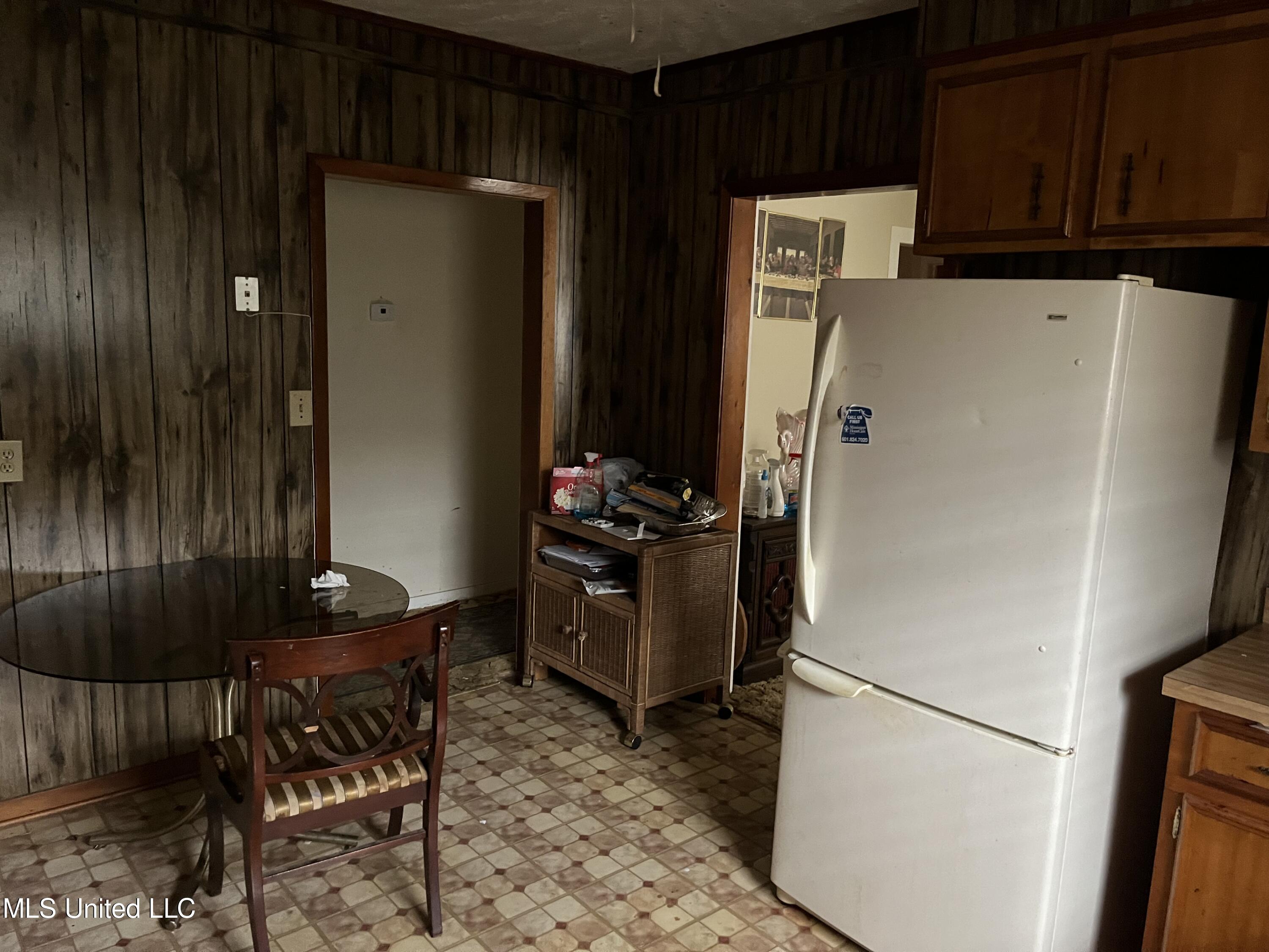 207 Old Whitfield Road Pearl, MS 39208 - Photo 7 of 14 Kitchen 2