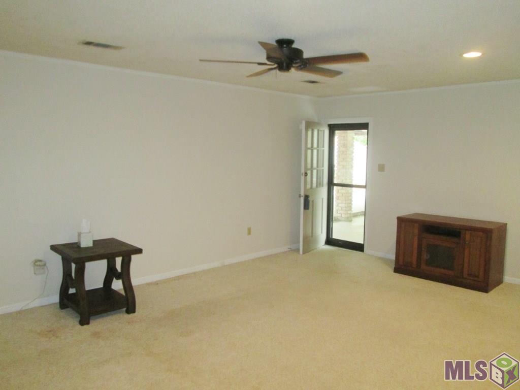 16810 Dahlgren Avenue Baton Rouge, LA 70817 - Photo 2 of 21 Den