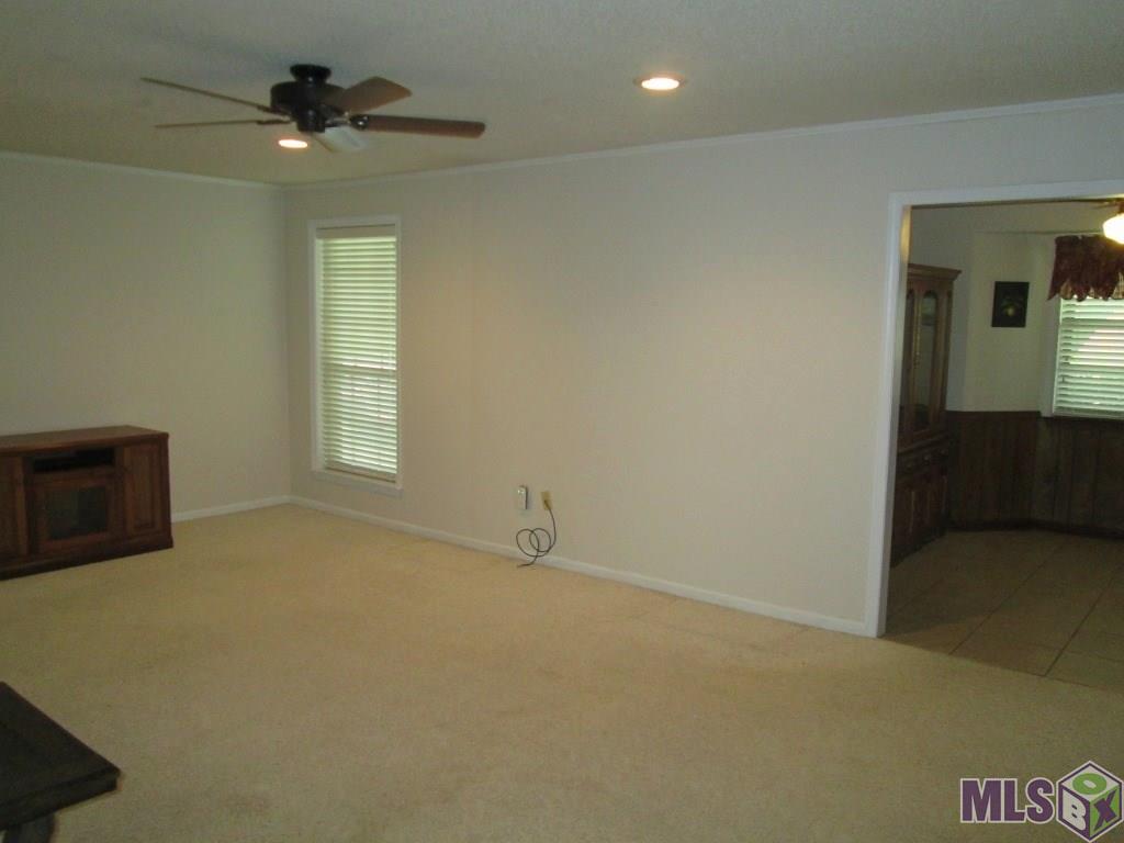 16810 Dahlgren Avenue Baton Rouge, LA 70817 - Photo 3 of 21 Den