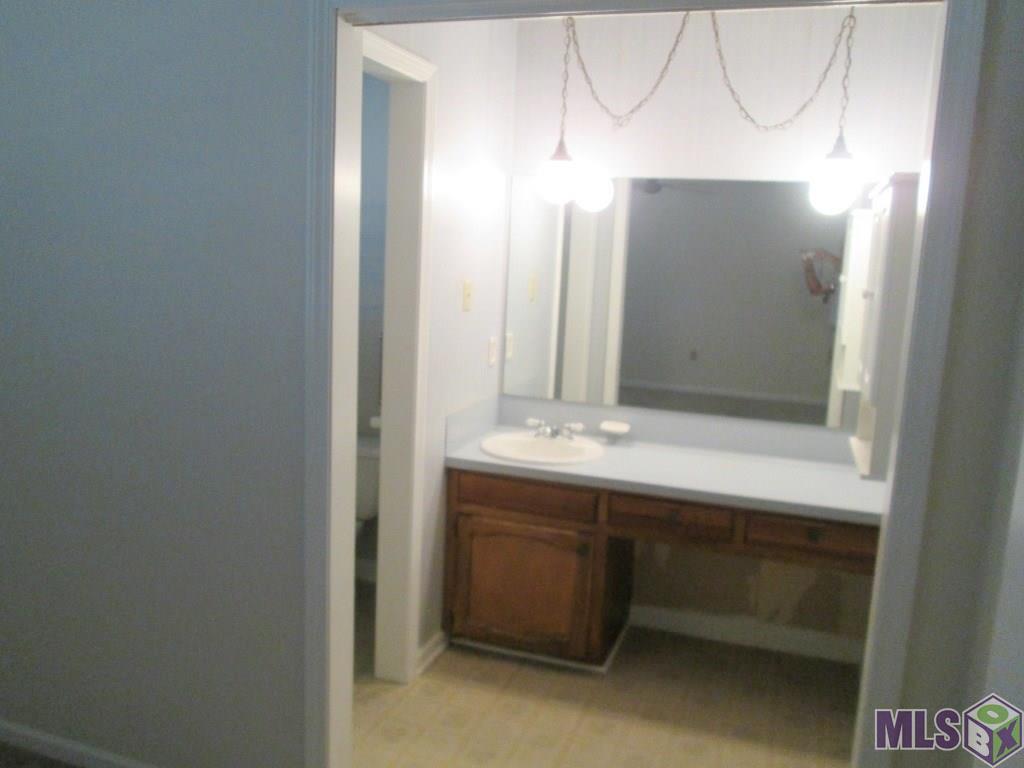 16810 Dahlgren Avenue Baton Rouge, LA 70817 - Photo 9 of 21