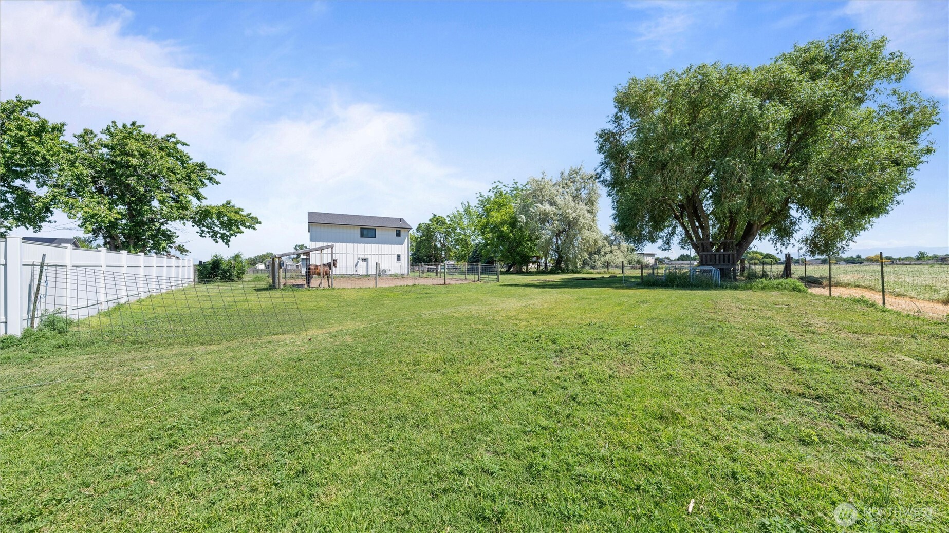 457 McKinney Road Walla Walla, WA 99362 - Photo 24 of 29 a view of a field with grass and trees