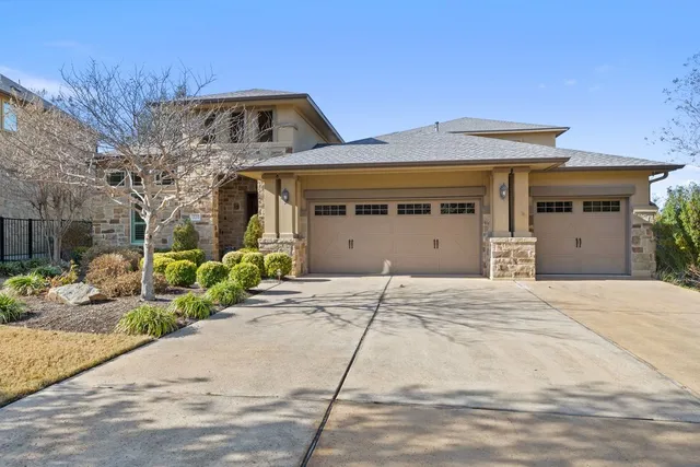 $899,000 | 220 Tavish Trail, Lakeway, TX 78738