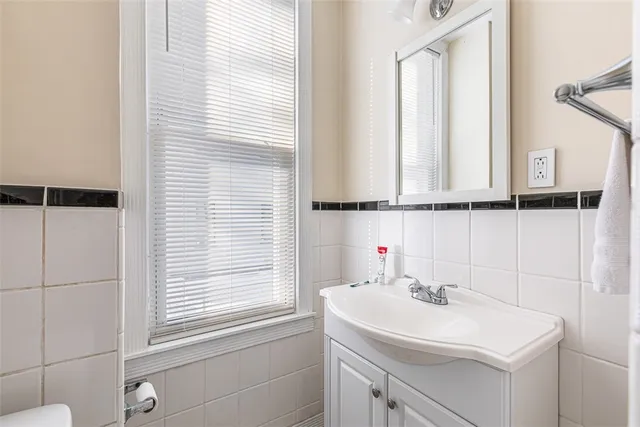 $1,500 | 1402 Westminster Street, Unit 1R, Providence, RI 02909