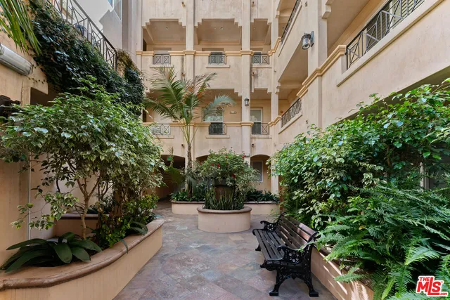 $1,099,999 | 16123 Sunset Boulevard, Unit 101, Pacific Palisades, CA 90272