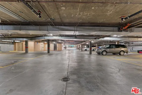 $1,099,999 | 16123 Sunset Boulevard, Unit 101, Pacific Palisades, CA 90272