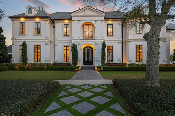 $2,999,000 | 12 Royal Palm Boulevard, Kenner, LA 70065